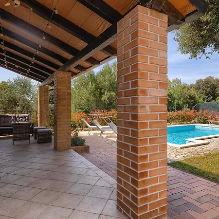 Villa Medulin Vila *